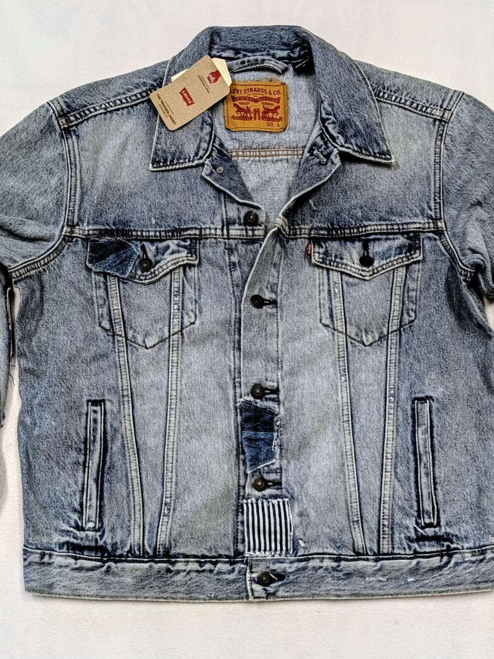 Levi's Men's Denim Trucker Jacket Distressed Patchwork Front NWT Size L